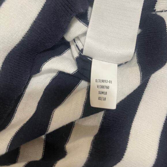 Banana Republic Factory Long Sleeve Scalloped Edges Sweater Navy/White Small - Picture 5 of 7